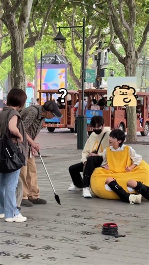 Has going out evolved into this? #PasserbyPerspective #Funny #Couple #Comedy
