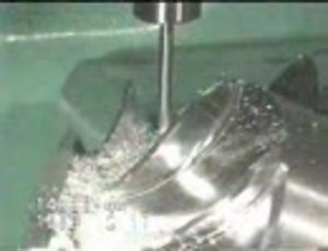 同時5軸制御によるインペラ加工