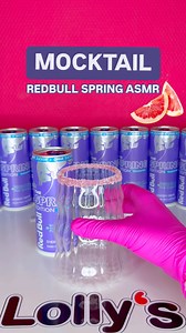 💜Purple Mocktail 💜 Avec la nouvelle Redbull Spring Pink cocktail sans alcool avec la nouvelle Redbull pêche blanche 🍑😋 Édition au délicieux goût de pamplemousse rose ! 🤩🍊 @redbullfrance 👉Rdv sur lollys.fr si tu veux reproduire ce cocktail chez toi ! #redbull #redbullspringedition #redbullpamplemousse #cocktail #boissons | Lolly's France
