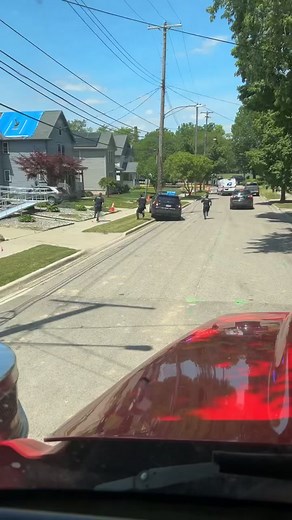 @Hunter1hb the new cameraman for the show Cops but he couldnt catch the bad guy just another day in the hood #fyp #cops #badboys #lansing #thehood #policechase #police