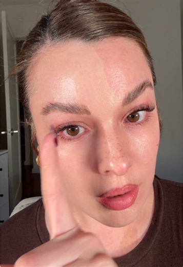 Finally trying the viral colour changing foundation!! @VIMA Cosmetics What do we think? You can use code: itsmelissaga to save 22% off #vimacosmetics #vimapartner #colourchangingfoundation