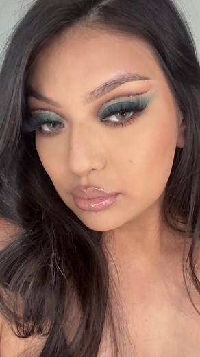 Step-by-Step Dramatic Eye Makeup Tutorial with Alora Cosmetics Palette