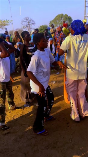 Stonebwoy's Jiggle and Wind Dance Challenge