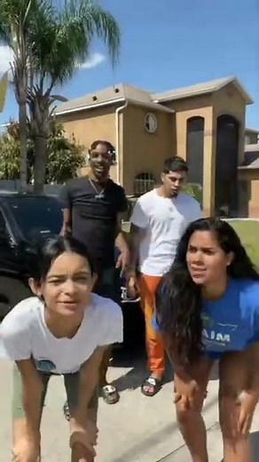 VIRAL TIKTOK DANCE- BACK IT UP BACK IT UP 😂 #shorts