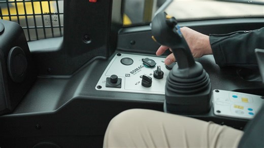 Ever wanted to get an in-depth look at the operator's station of a BOMAG landfill compactor? BOMAG Landfill Sales Manager Matt McDaniel will walk you through the controls and more in this short video! #BOMAG #landfill #tutorial | BOMAG worldwide | Facebook