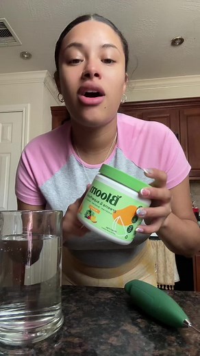 Regaining my strength back after a C-section is something serious! WHEW chile, these lil core exercises almost took me out! @Bloom Nutrition #bloompartner