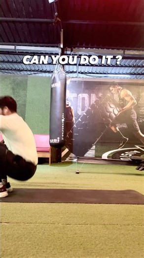 This Frog Stand Entry Is Insane #motivation #calisthenics #frogstand