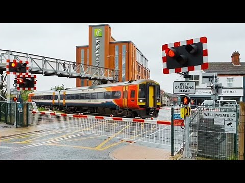 Grimsby Wellowgate Level Crossing, Lincolnshire