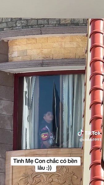 Người Đàn Bà Cú: Tình Mẹ Con Bền Lâu