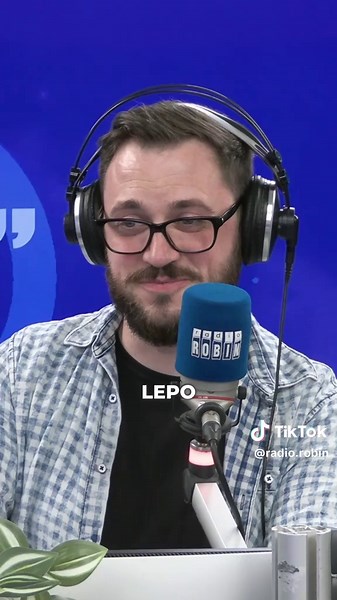 Poslušaj, kaj sta Suski zaželeli njeni punčki 😍🥹 Sandi jo je med oddajo presenetil ob vrnitvi po porodniški! 💖