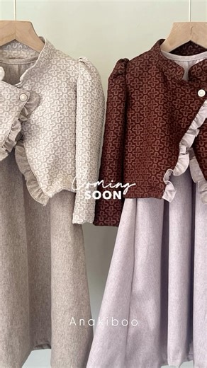 babyshop makassar | baju anak on Instagram: "PO lentera series Estimasi ready akhir februari Bahan : Premium Jaguard puff for mom blouse,mom tunik,girl blazer Premium cotton madina for dad shirt & boy shirt Dp 50% Info & order : Wa :085242277700 Ig : momika_babykids Shopee : momika.id Tiktok : momika.id3 Alamat toko: Jln.gotong royong 4.no.7 (Belakang Kawasaki Pettarani) Makassar"