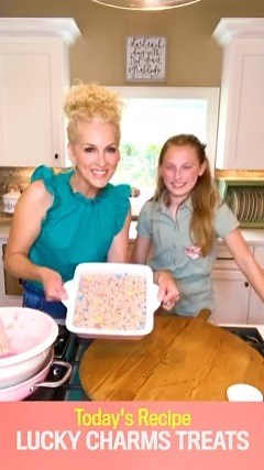 207K views · 2.4K reactions | Kimberly Schlapman tries out a new recipe today, and you can too! With help from her girls, she shows us how to make Lucky Charms Marshmallow Treats that no one in your house will be able to turn down!  | CMT | Facebook