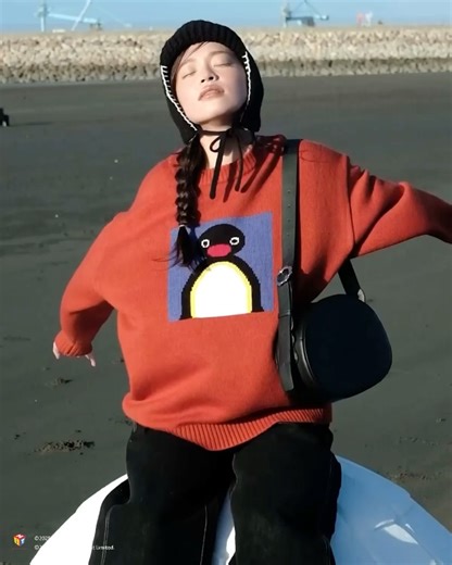 mini matters on Instagram: "- Pingu™ x mini matters 聯名單品介紹：Pingu 寬鬆毛衣系列 呆呆 Pingu？調皮 Pingu？搞笑 Pingu？ 3 件毛衣集結 Pingu 名場面 將經典童年回憶穿上身 ・Pingu 證件照毛衣（磚紅／灰） ・Pingu 打屁股毛衣（米白／淺藍） ・Pingu 不敢相信毛衣（黑） 3 款 Pingu，5 種配色 下方投票選擇最喜歡的 Pingu 與好友一起穿上暖暖過冬 Pingu x mini matters 12.17 Wed. 12:30 coming soon - #Pinguxminimatters #minimatterstw #minibutmighty"
