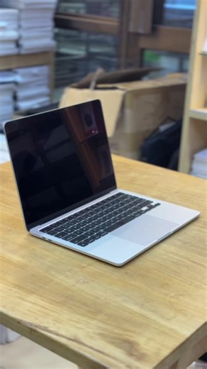 2022 MacBook Air with M2 Chip and 256GB SSD