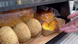 LOHASOK Bread Box for Kitchen Countertop Large Farmhouse Bread Container Bread Storage with Window Wooden Bread Holder White