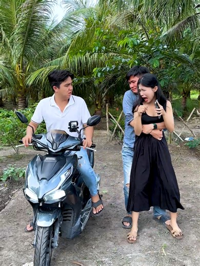 chạy xe kỳ thiệt chứ #haingan #haibatngo #haivuinhon #giaitricuoituan #hoasaru