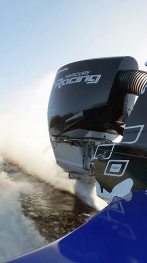 Vitesse ultime sur le lac X avec le Mercury Racing 360 APX. Cette vidéo en gros plan vous offre une perspective inédite de la puissance pure de ce moteur 🚀 🏁 🎥 @mercuryracing #MercuryRacing #WideOpen #Puissance | Mercury Marine France