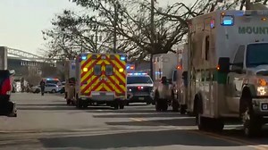 Watch as New Jersey firefighters battle huge warehouse blaze in Elizabeth