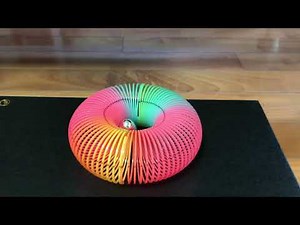 振動とトーラス(螺旋スプリング）#科学 #実験 #自転 #公転 #宇宙 #天体