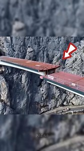 China ke is bridge 🌉 par gadi chalana matlab mout😱#reels #trendingreels #facts #technology #factsdaily #sciencefacts #bridge #China #viralvideo #ChinaInfrastructure | Knowledge 2.0