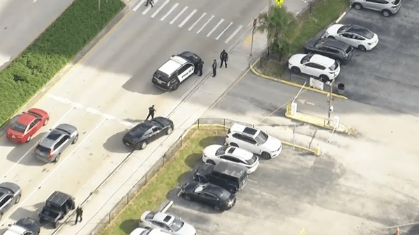 Person hospitalized, suspect detained after shooting on Ocean Drive in Hollywood