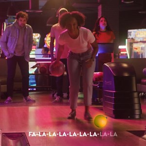 🎯👯‍♂️ Rec the halls with games aplenty! ‘Tis the season for The Rec Room rivalries - bowl, dance, and play your way to very merry memories! 🕹️🎉 | The Rec Room