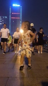 22K views · 212 reactions | Od małego rave w głowie ... :) #rave #dance #taniec #kid #kids #partypeople #people #dancenow #show | HouseMafia.pl | Facebook