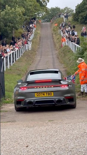 992 Porsche 911 Turbo 50 takes on the famous test hill at Brooklands Museum!