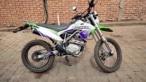 Piachi Defender 150cc d'un client, achetée il y a trois ans ! Etat encore impeccable ! Admirez ! | Pro Bike