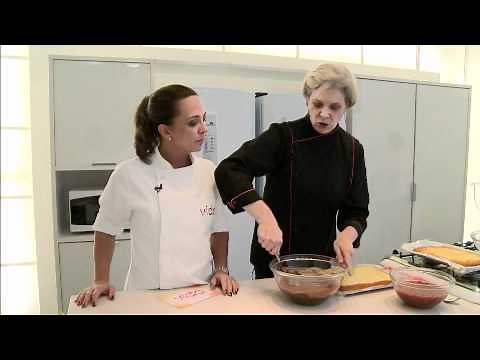 Aprenda a fazer o recheio trufado com morango e cobertura do Bolo de Iogurte, o Bolo dos Treze!