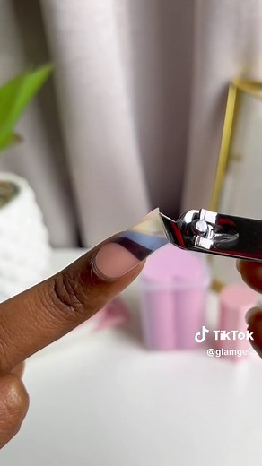 someone bought 5 polishes for this one manicure 😲🫢 #gelnailsticker #nailstickers #diynails