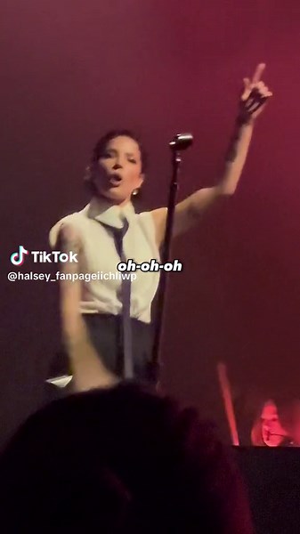 Halsey_fanpageiichliwp on TikTok