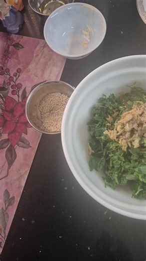 On Day 2052 of world’s largest live recipe show on #Amul’s Facebook page, join Kavita Goel, HomeCook from Lucknow at 12:00PM as she prepares Gujarati Special Methi Muthiya in our 13115 of #SimpleHomeMadeRecipes | Amul