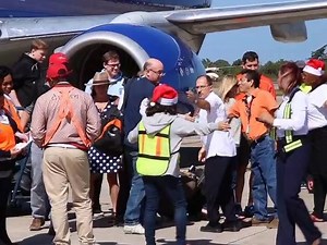 Aired: Dec 24, 2018 The inaugural flight from Minneapolis courtesy of Sun Country Airlines landed at the Philip Goldson International Airport around eleven a.m. on Saturday. The flight, which will bring tourists to Belize every Saturday, is seasonal and will only add to the already increased number of airlines now coming to the Jewel. News Five’s Duane Moody was there and files this report. | News 5 Live