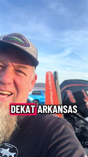 Jigging Crappie di Arkansas Bersama Kawan