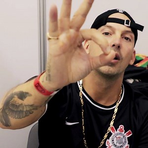 RAF Camora wird das FM4 Frequency Festival 2020 ein allerletztes mal zerfetzen! 🔥 Album "Zenit" kommt am 01.11. Big Up an RAF & sein Team für die absurd großaritgen Promo-Aktionen zum neuen Album! 🤩 #nextlevel . . 🐶❤️🎟 Limitierte #FQ20 Justin Taim Festivalpässe gibt's unter www.frequency.at/tickets | Frequency Festival