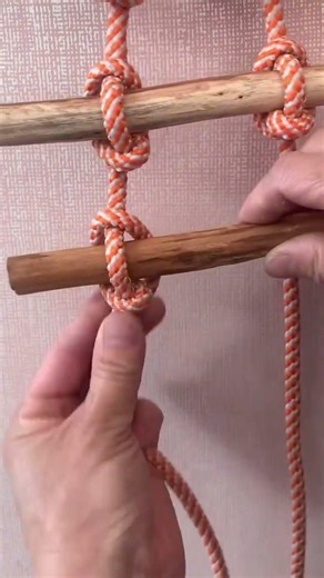 Easy to master rope ladder knots