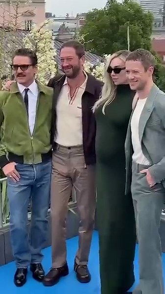 Pedro Pascal sings to the Fantastic Four #thefantasticfourfirststeps #TheFantasticFour #shorts