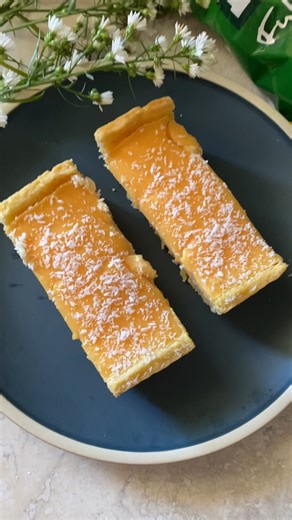 Après enn longue journée travail, nu bien contan nu di-thé ek nu bon dilait Farmland ek enn bon ti gato 😋 d’accord pas d’accord ban camarades 😍 Enn ti gato français couma nu mauricien dire sa 😉 chemin de fer … ki zot dire zot ?😀 Merci Cook With Moris pu sa recette la avec zot dilé preferé Farmland 🥰 Essaie li ek partage ek nu en commentaires 😉 Farmland, The Smart Choice ❣ #Farmland #ennbonlabitidkizamesanze #chemindefer #teatime #mauritius #backhome #treats #pastry #homecooking #foodies | 