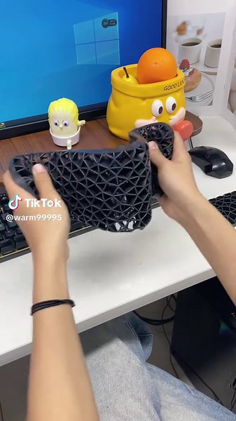 Revolutionize Your Typing with This Ergonomic Wrist Pad