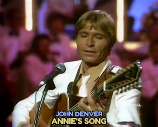 289K views · 10K reactions | John Denver - Annie's Song (1974) ➡️Link to Perhaps Love https://www.facebook.com/share/r/14uwF4Juqr1/ (*For entertainment purposes only. No copyright infringement intended.) #70smusic #nostalgicmusic | Monique West - Singer | Facebook