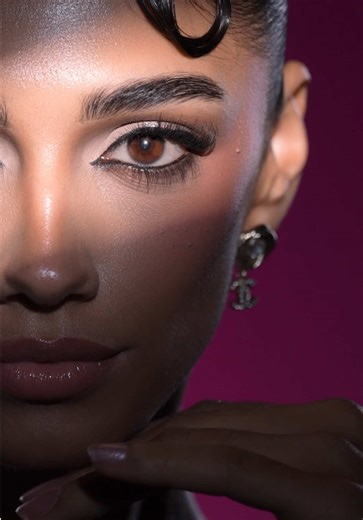 Products I used: @Embryolisse Netherlands - Base @LANEIGE Europe - Lip Sleeping Mask @Huda Beauty - FauxFilter Color Corrector & Concealer @NARS Cosmetics - Natural Radiant Long wear @Makeup By Mario - Contour @Patrick Ta Beauty - Cream Blush Duo - Eyeshadow Major Dimension III - Major Glow @INGLOT - Gel Liner @Anastasia Beverly Hills - Brow wiz @essence.cosmetics - Waterproof Mascara @nyxcosmetics de - Lipliner & Lipgloss #makeuptutorialtiktok #mua #makeup