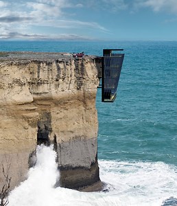 cliff house by modscape suspended above the australian ocean