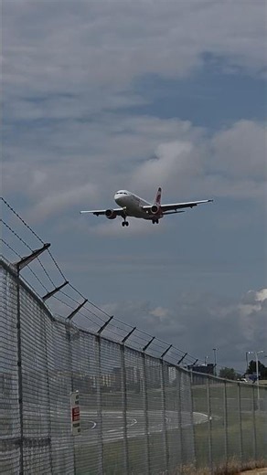 Air Canada Rouge A319 C-FYJG landing in Toronto Pearson Airport