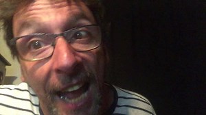 ouais, Moi, j'ai été malin, c'est grâce à une voyante sur internet que j'ai pu être au courant avant tout le monde de la défaite de l'extreme droite... | Didier Super