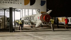 Watch Richard Branson's failed Virgin Orbit rocket crash back to Earth