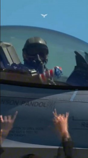 Fighter Pilot Silent Hand Signals 🇺🇸 Secret Language of the Skies 🇺🇸 #Fighterpilots #Militarypilot