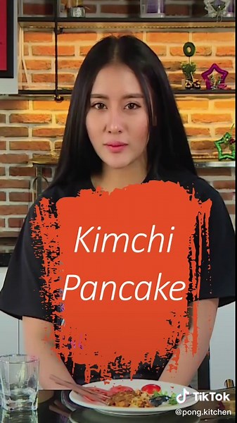 Do you love kimchi pancake? #hotgirl #asianbeautydetector #vietnamesegirl #asianbae #asianbeauty #tiktokcooking #cookingtip