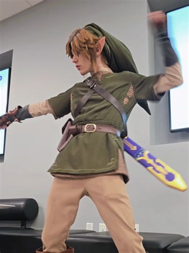 THE RETURN OF TWILIGHT PRINCESS LINK! #linktwilightprincess #twilightprincess #linkcosplay #legendofzelda #cosplaydance