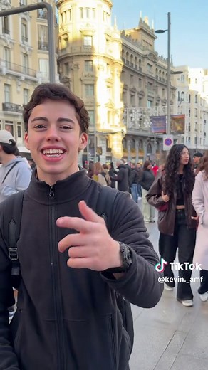 Explorando La Gran Vía en Madrid